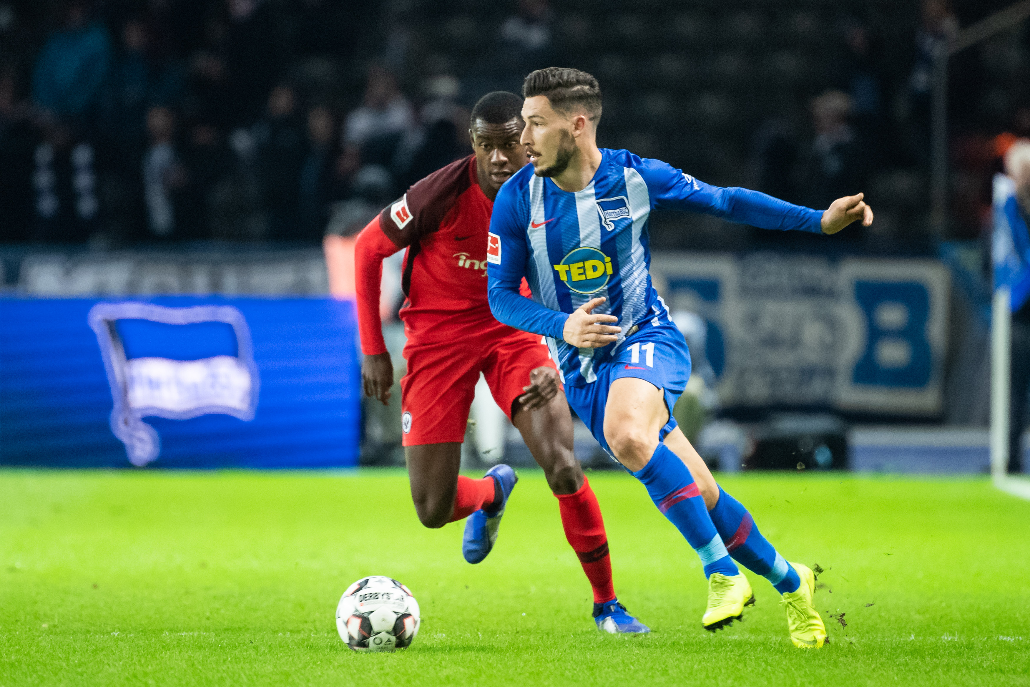 今日凌晨进行的LEC春季赛第二阶段的比赛中，VIT连下两城以2-0轻取AST，打野选手Bo打出对位GAP，数据相当华丽