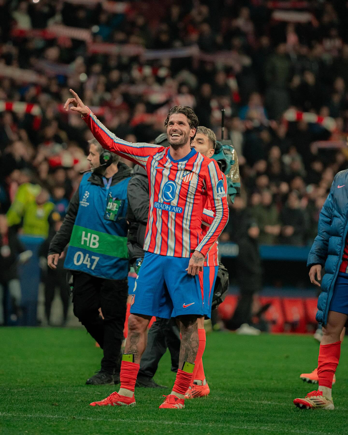 LPL要开启抢人大战，两家豪门都盯上了他？